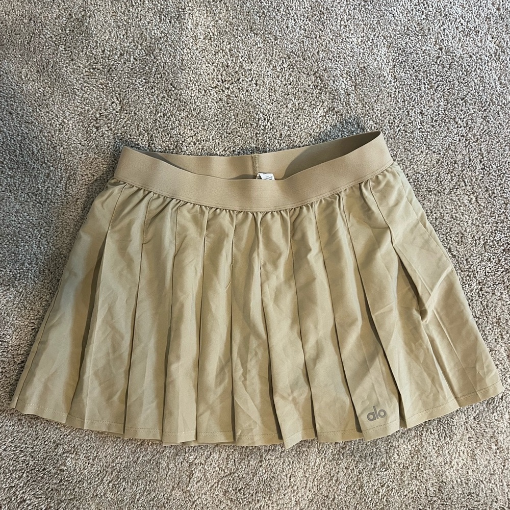ALO Yoga Beige Pleated Skater Skirt